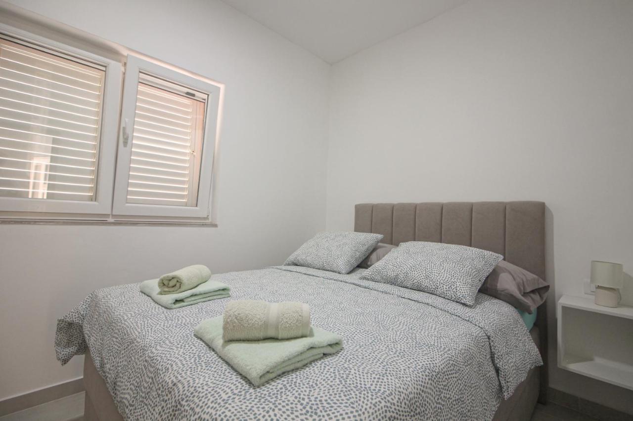 Apartman Toni Rogoznica  Eksteriør billede